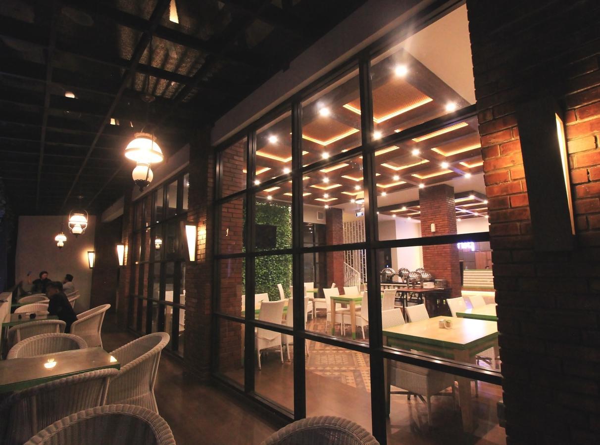 Uniq Hotel Jogyakarta Zewnętrze zdjęcie