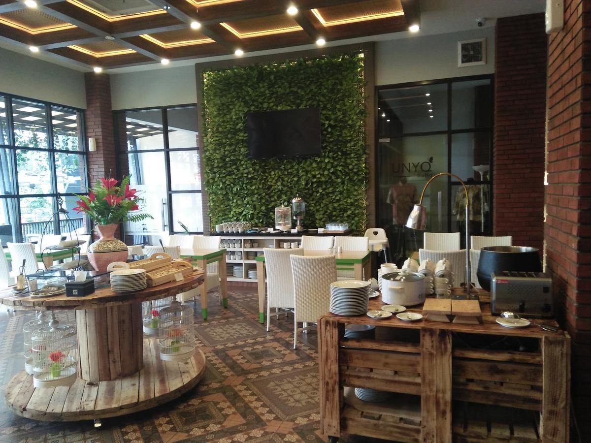 Uniq Hotel Jogyakarta Zewnętrze zdjęcie